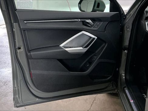 Used 2022 Audi Q3 2.0T Premium w/ Convenience Package image 25