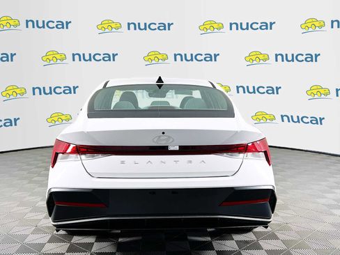 Used 2025 Hyundai Elantra SEL w/ Cargo Package image 5