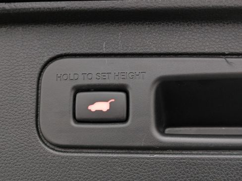 Used 2024 Honda Pilot Touring image 14