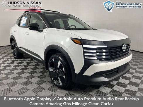 Used 2025 Nissan Kicks SR FWD image 1