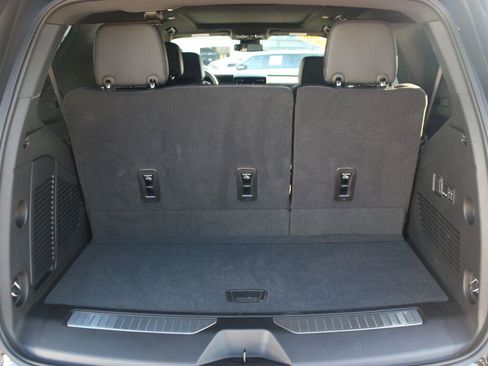 Used 2026 GMC Yukon Denali w/ Sun & Power Step Package AWD/4WD image 11