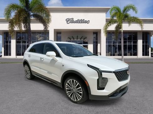 Certified 2024 Cadillac XT4 Premium Luxury FWD image 2