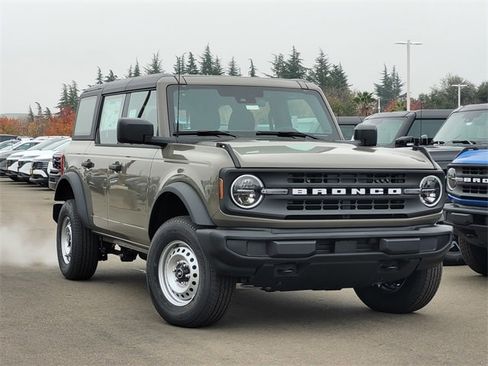 New 2025 Ford Bronco 4-Door image 1