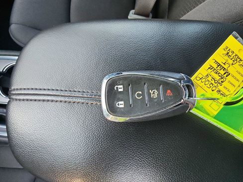 Used 2023 Chevrolet Malibu LT FWD image 21