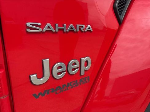 Used 2019 Jeep Wrangler Unlimited Sahara AWD/4WD image 19