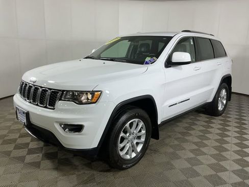 Used 2021 Jeep Grand Cherokee Laredo X image 3