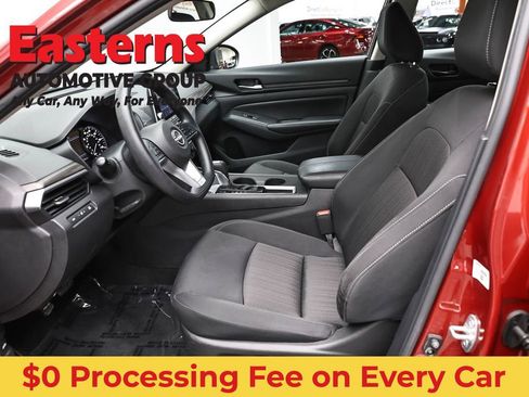 Used 2025 Nissan Altima 2.5 SV FWD image 14