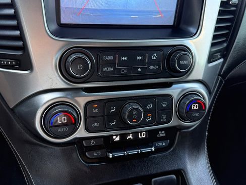 Used 2016 Chevrolet Suburban LS RWD image 34
