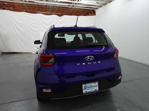 Used 2023 Hyundai Venue SEL image 7