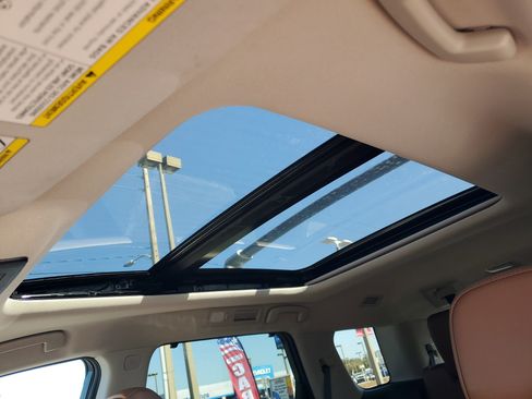 Certified 2023 Nissan Pathfinder Platinum w/ Lighting Package (N93) image 27