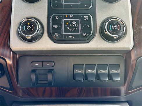 Used 2016 Ford F250 Lariat w/ Lariat Ultimate Package image 16