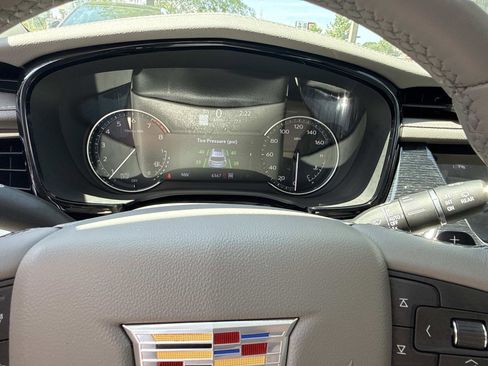 Certified 2025 Cadillac XT6 Premium Luxury w/ LPO, Floor Liner Package AWD/4WD image 31