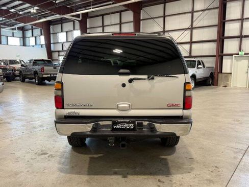 Used 2005 GMC Yukon XL 2500 SLT w/ SLT Preferred Equipment Group AWD/4WD image 9