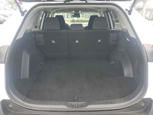 Used 2025 Toyota RAV4 LE AWD/4WD image 5