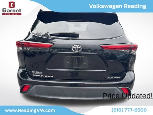 Used 2022 Toyota Highlander XLE AWD/4WD image 4
