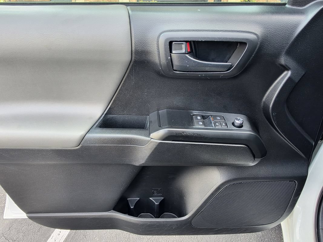 Used 2017 Toyota Tacoma SR RWD image 9