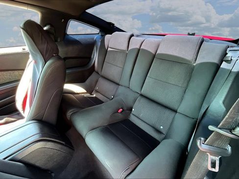 Used 2010 Ford Mustang Coupe RWD image 21