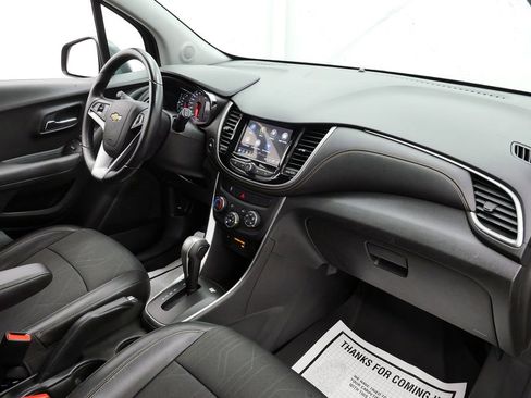 Used 2018 Chevrolet Trax LT w/ LT Convenience Package AWD/4WD image 15