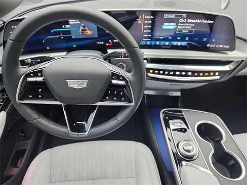 Used 2025 Cadillac Lyriq Sport image 11
