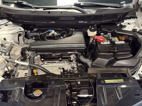 Used 2018 Nissan Rogue S AWD/4WD image 36