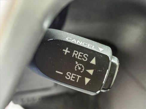 Used 2016 Toyota Sienna Limited Premium image 17