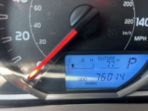 Used 2015 Toyota RAV4 LE FWD image 13