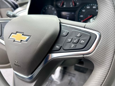 Used 2025 Chevrolet Malibu LT image 38