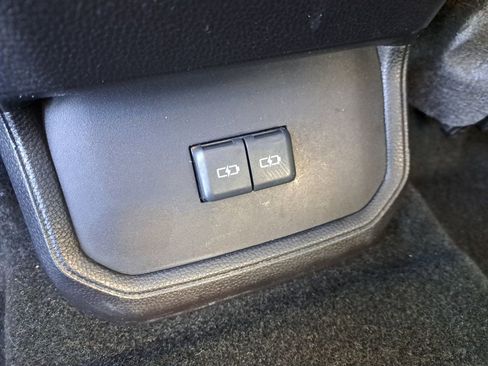 Certified 2023 Toyota Highlander XLE image 10