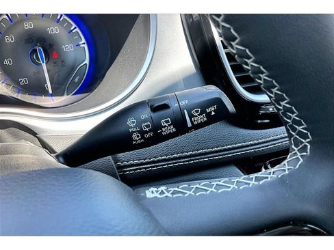 Certified 2025 Chrysler Pacifica Limited FWD image 21