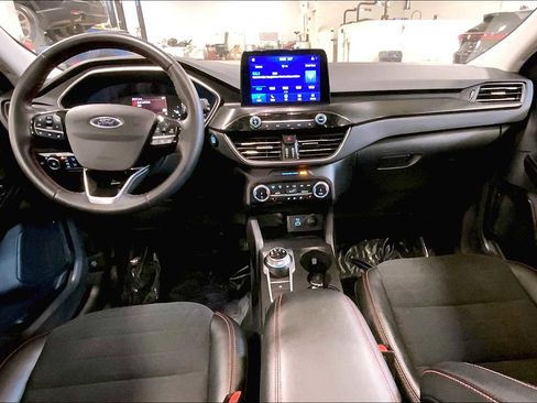 Used 2022 Ford Escape SEL w/ SEL Stealth AWD Package image 17