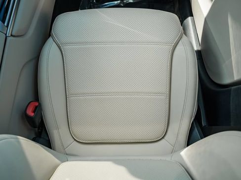 Certified 2025 Mercedes-Benz GLC 350e 4MATIC image 30