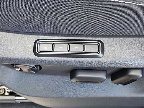 New 2026 Volkswagen Atlas Cross Sport SEL image 12