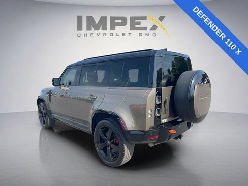 Used 2024 Land Rover Defender 110 X AWD/4WD image 3