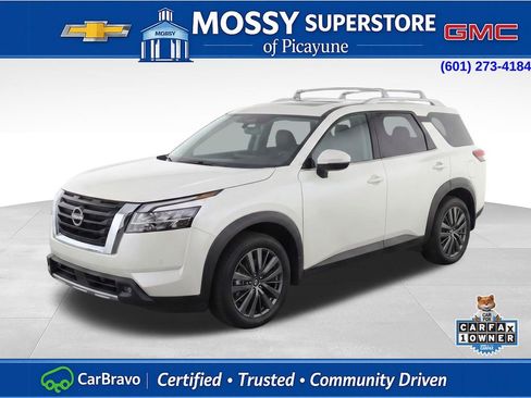 Used 2024 Nissan Pathfinder SL w/ SL Premium Package FWD image 1