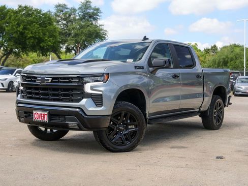 Used 2025 Chevrolet Silverado 1500 LT Trail Boss w/ Convenience Package II image 2