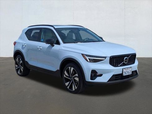 Used 2026 Volvo XC40 B5 Ultra w/ Climate Package AWD/4WD image 7