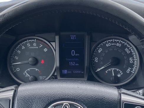 Used 2016 Toyota Tacoma TRD Sport w/ Premium & Technology Package AWD/4WD image 20