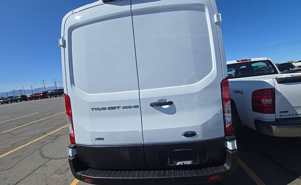 Used 2025 Ford Transit 350 148 Medium Roof AWD image 3
