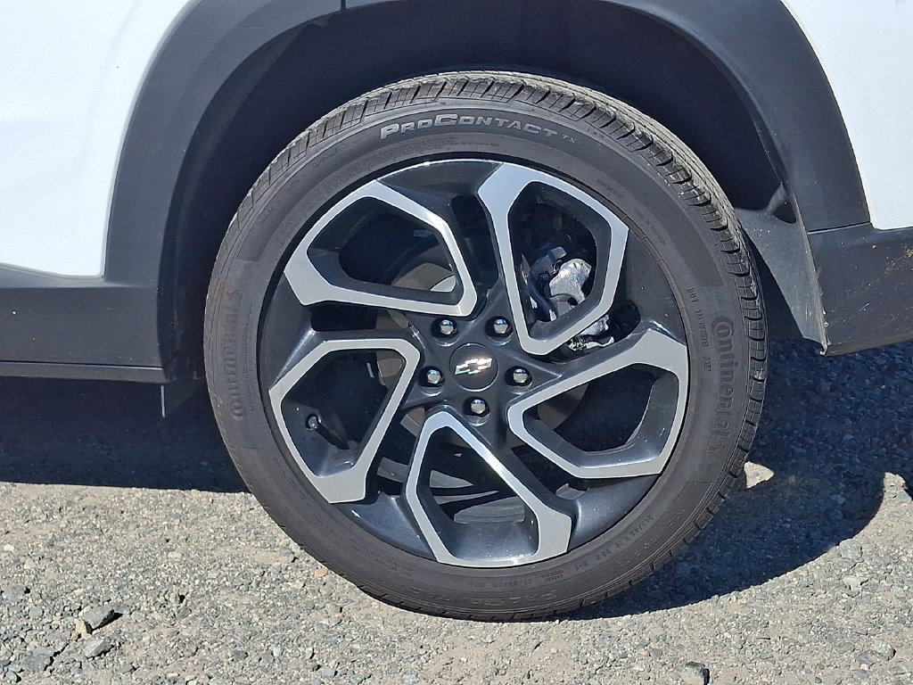 Used 2024 Chevrolet Trax RS w/ Sunroof Package FWD image 31