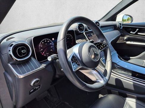 Used 2024 Mercedes-Benz GLC 300 4MATIC image 10