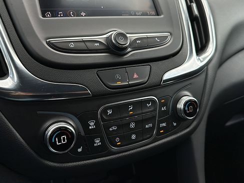 Used 2024 Chevrolet Equinox LT AWD/4WD image 17
