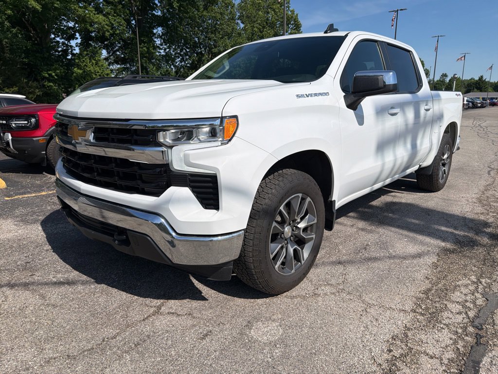 Used 2023 Chevrolet Silverado 1500 LT AWD/4WD image 2