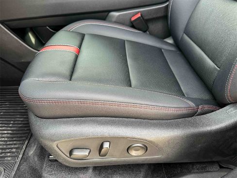 Certified 2025 Chevrolet Traverse RS image 15