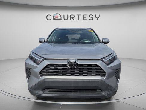 Certified 2022 Toyota RAV4 XLE FWD image 2