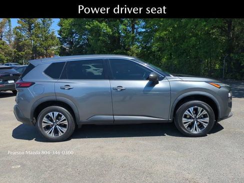 Used 2021 Nissan Rogue SV FWD image 3