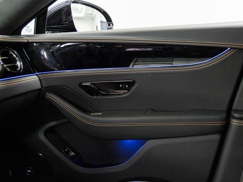 New 2025 Bentley Flying Spur Plug-In Hybrid image 33