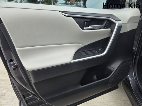 Used 2024 Toyota RAV4 XLE Premium image 9