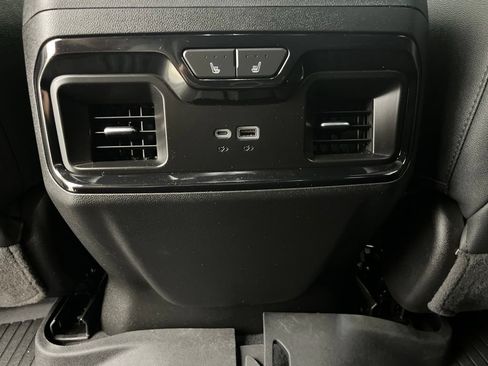 Used 2023 GMC Sierra 1500 AT4 w/ AT4 Premium Package AWD/4WD image 23