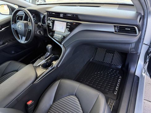 Used 2019 Toyota Camry SE FWD image 12