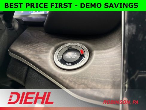 New 2025 Jeep Grand Cherokee Limited w/ Black Appearance Package image 28